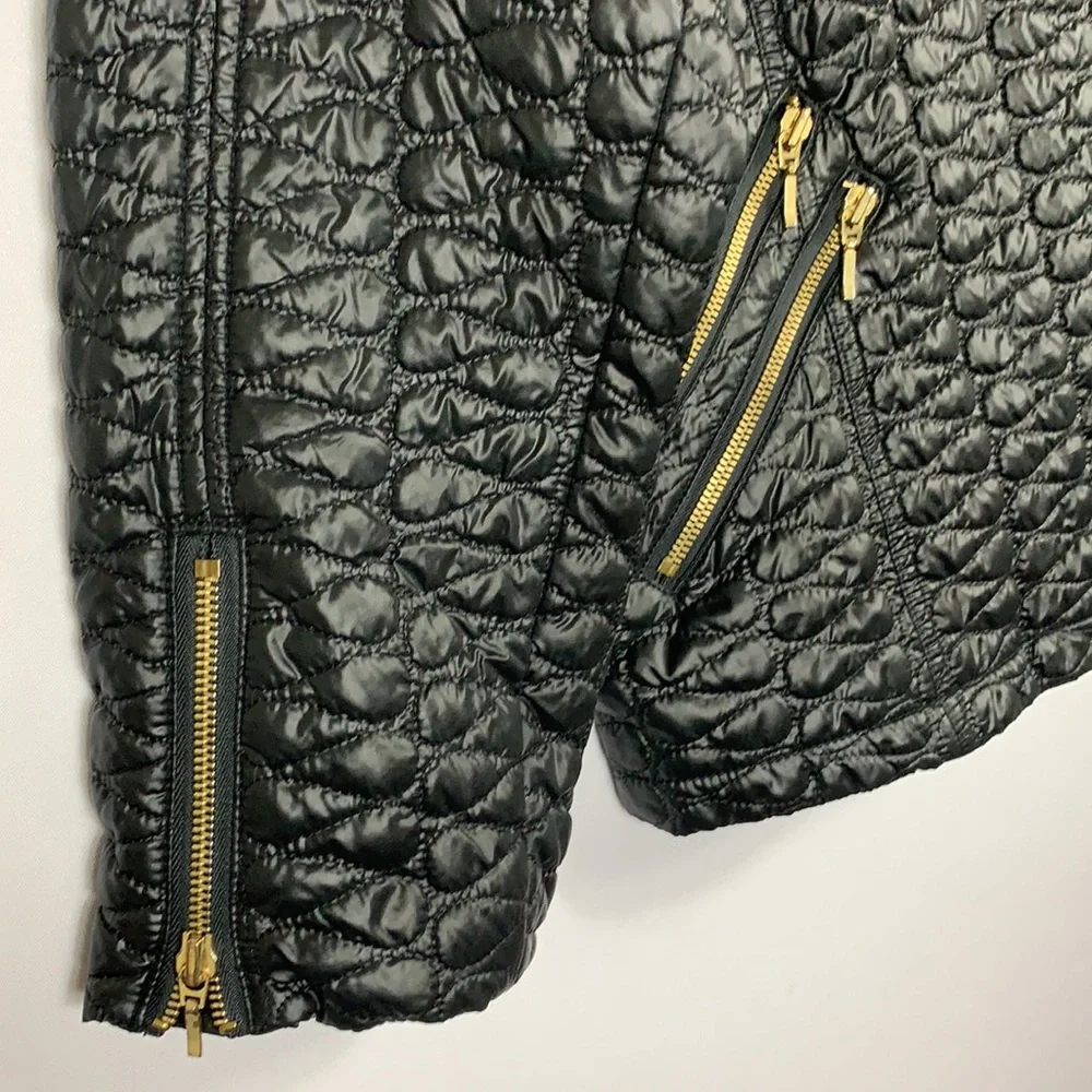 Chico’s Black Lightweight Quilted Jacket With Front Off Center Zipper Size 3 - Picture 3 of 6